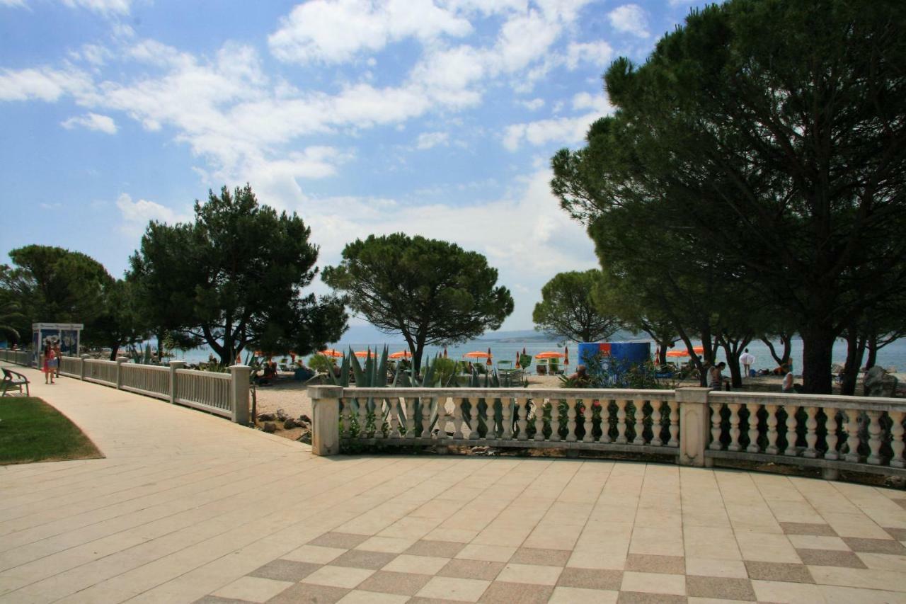 Crikvenica Right On The Beach Exteriör bild